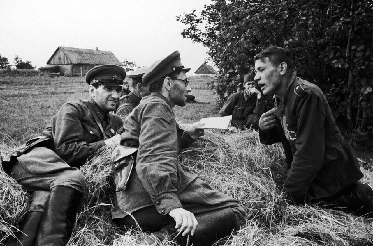 Пленные советские офицеры 1941. Фронтовые корреспонденты 1941 1945.