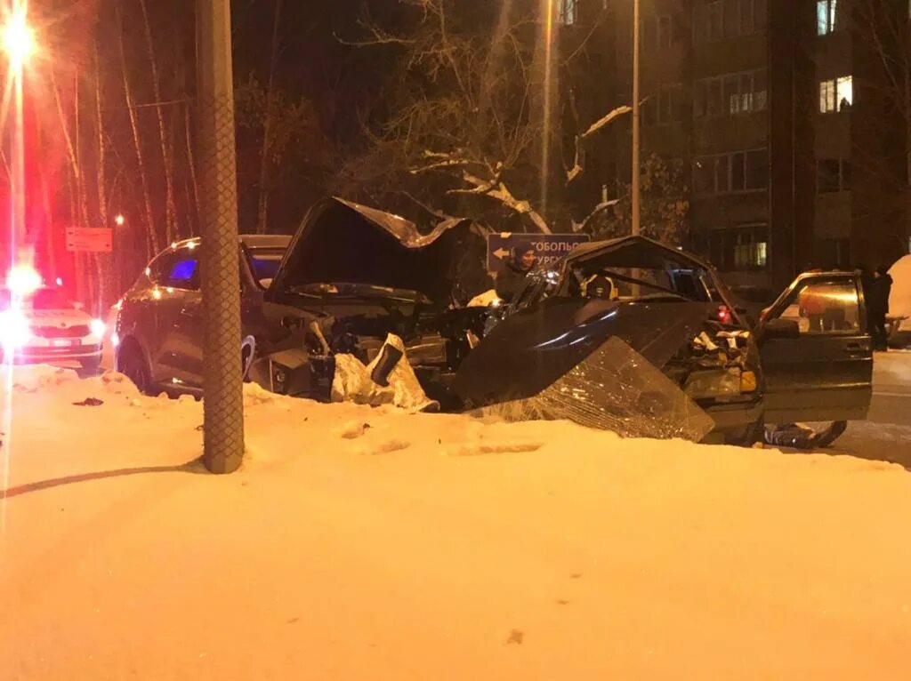 Сводки погибших на сегодня. Тюмень авария на дружбе - ветеранов труда. ДТП В Тюменской области за прошедшие сутки.