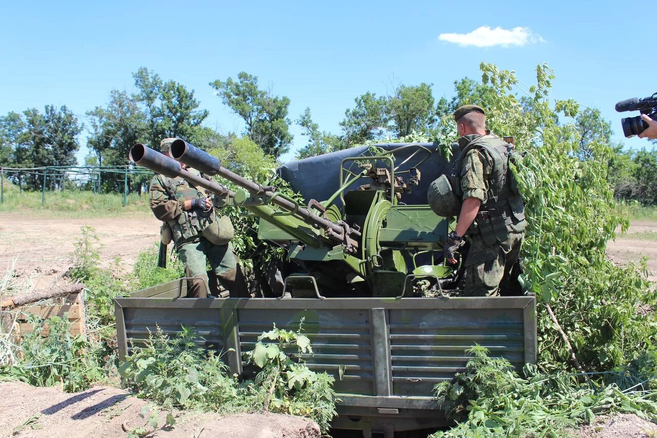 Бмп 2 днр динамическая защита. Украинские военные. Гсадн горловка вч 08803 днр. Днр 2. Кальмиус подразделение днр.