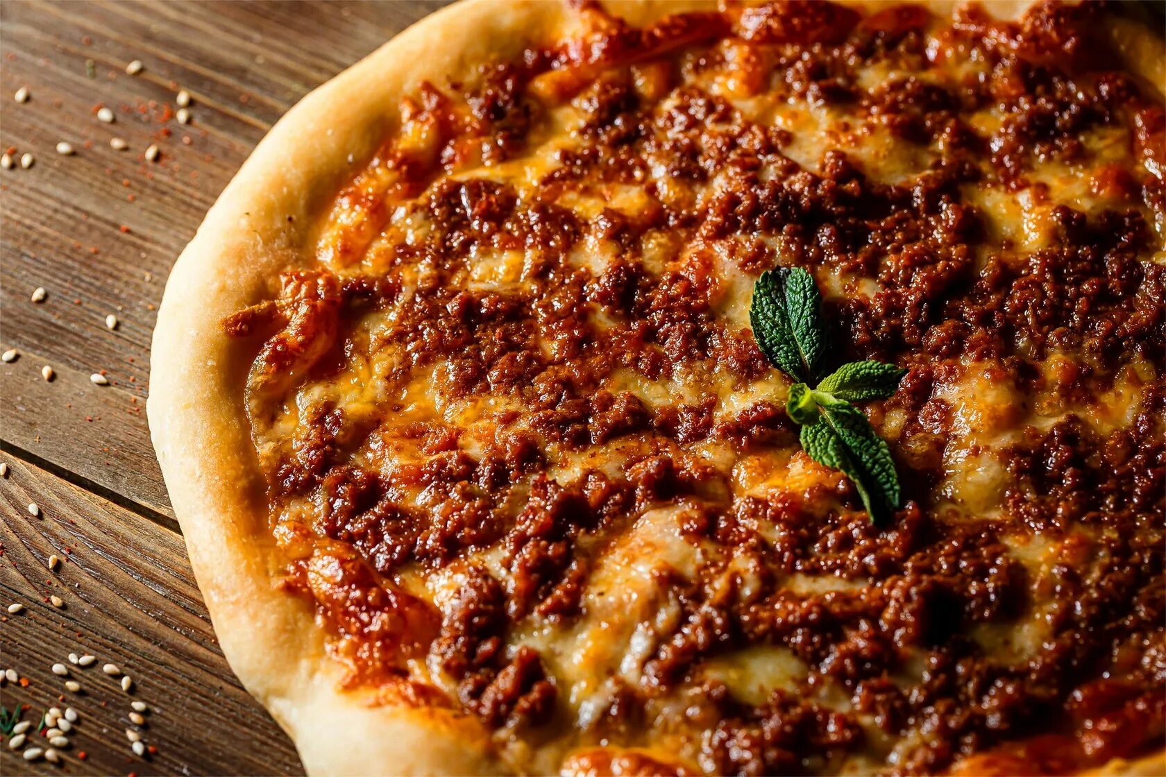 Pizza bolognese. Пицца болоньезе. Пицца с фаршем. Пицца болоньезе итальянская. Пицца с фаршем в домашних условиях