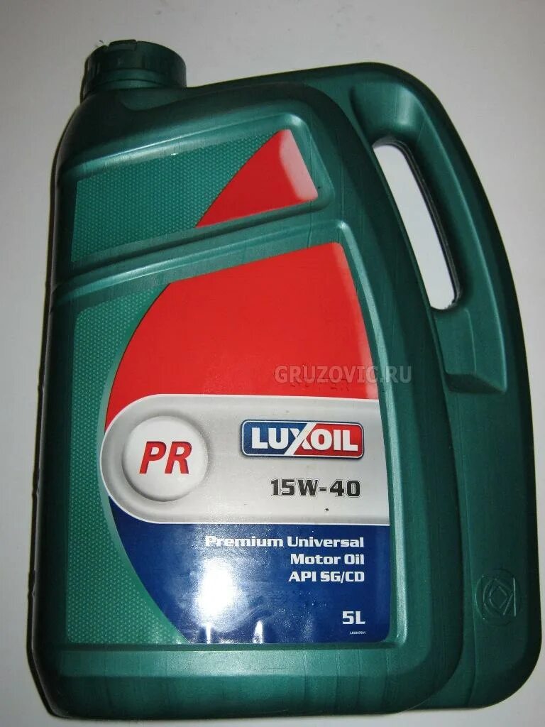 Какое масло 15w40. Масло Luxe Molybden 15w-30. Масло LUXOIL 5w30. LUXOIL 10w 40. Масло Luxe 15w40 стандарт 5л минер.