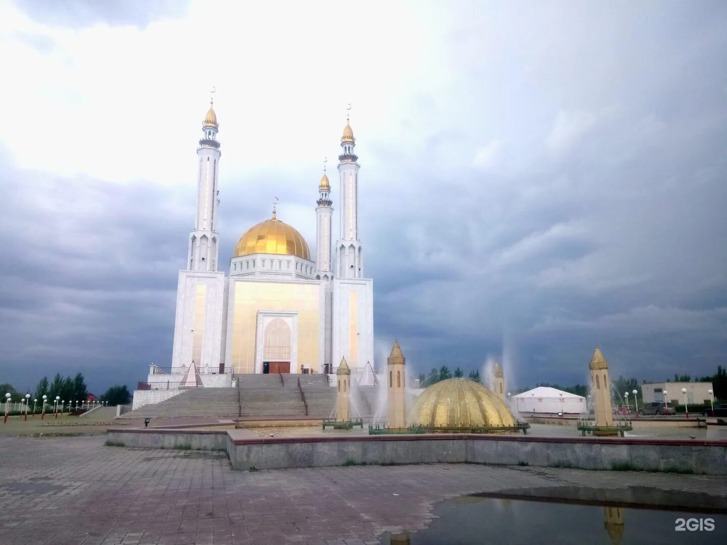 Мечеть Нур гасыр Актобе. Проспект Абилкайыр хана. Актобе достопримечательности. Актюбинск достопримечательности. Абилкайыр хана актобе