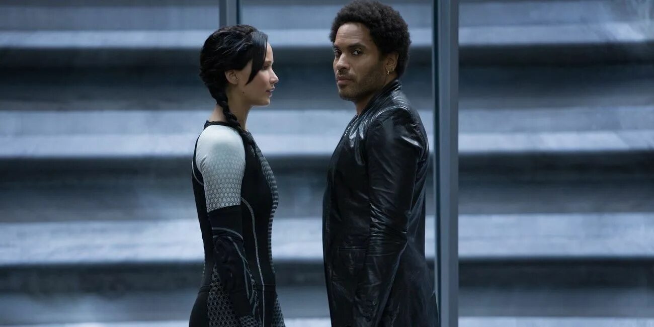 The hunger games in english. The hunger games cinna.