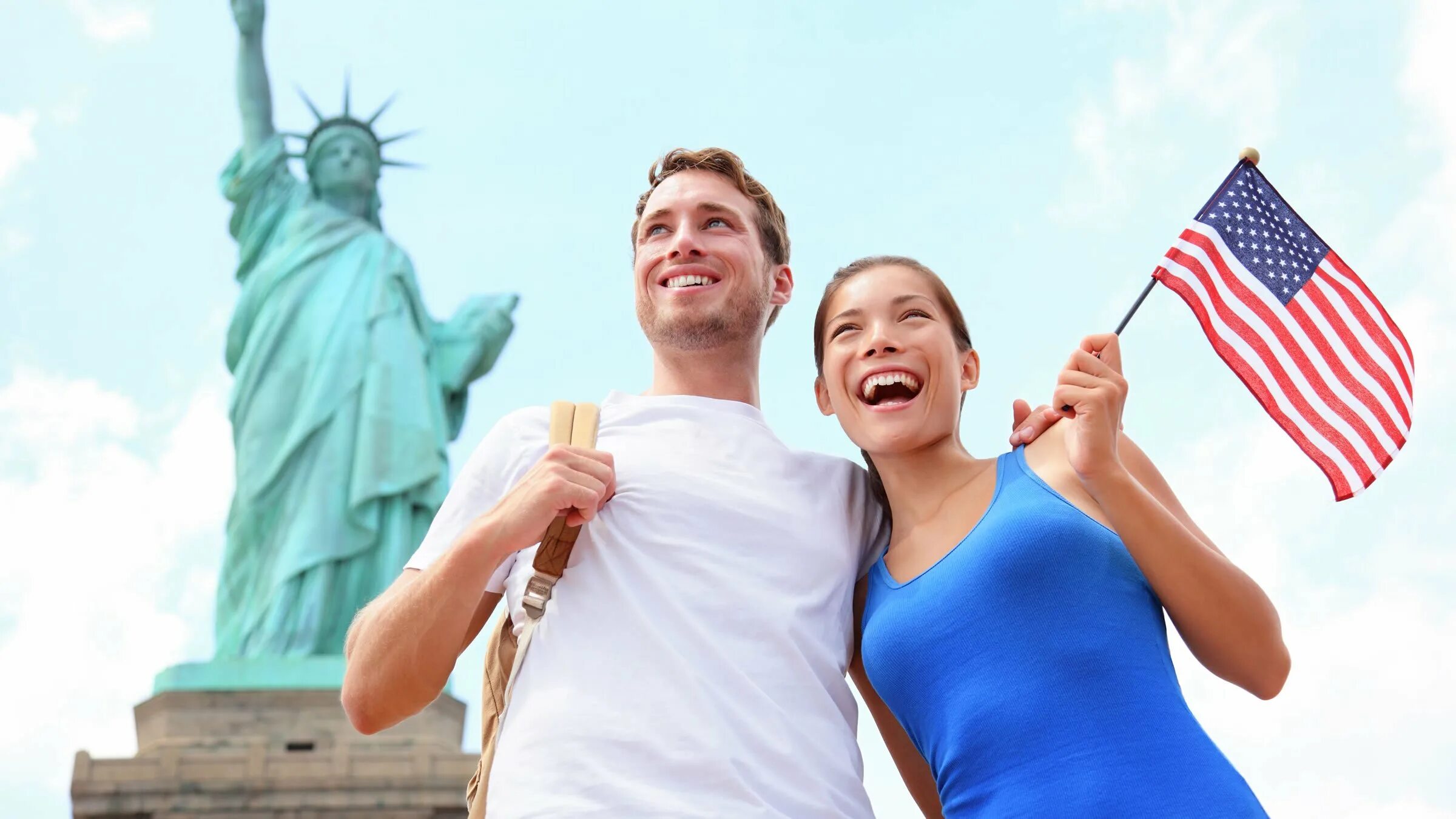 Девушка на бруклинском мосту. Счастливая американская семья. Пара в америке. Фотосессия пары на мосту. Влюбленные в нью-йорке.