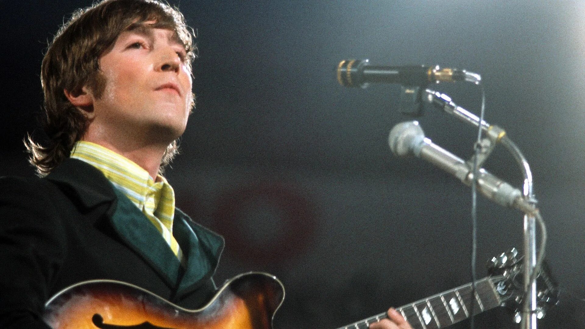 The beatles in june 1968. Ринго старр 1966. The beatles 1966 live. Битлз фото. Пол маккартни 1966.