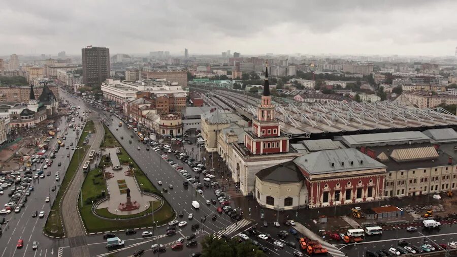 Московские 3 вокзала. Площадь 3 вокзалов в Москве. Комсомольская площадь Москва. Комсомольская площадь 3. Комсомольская площадь Москва вокзалы.