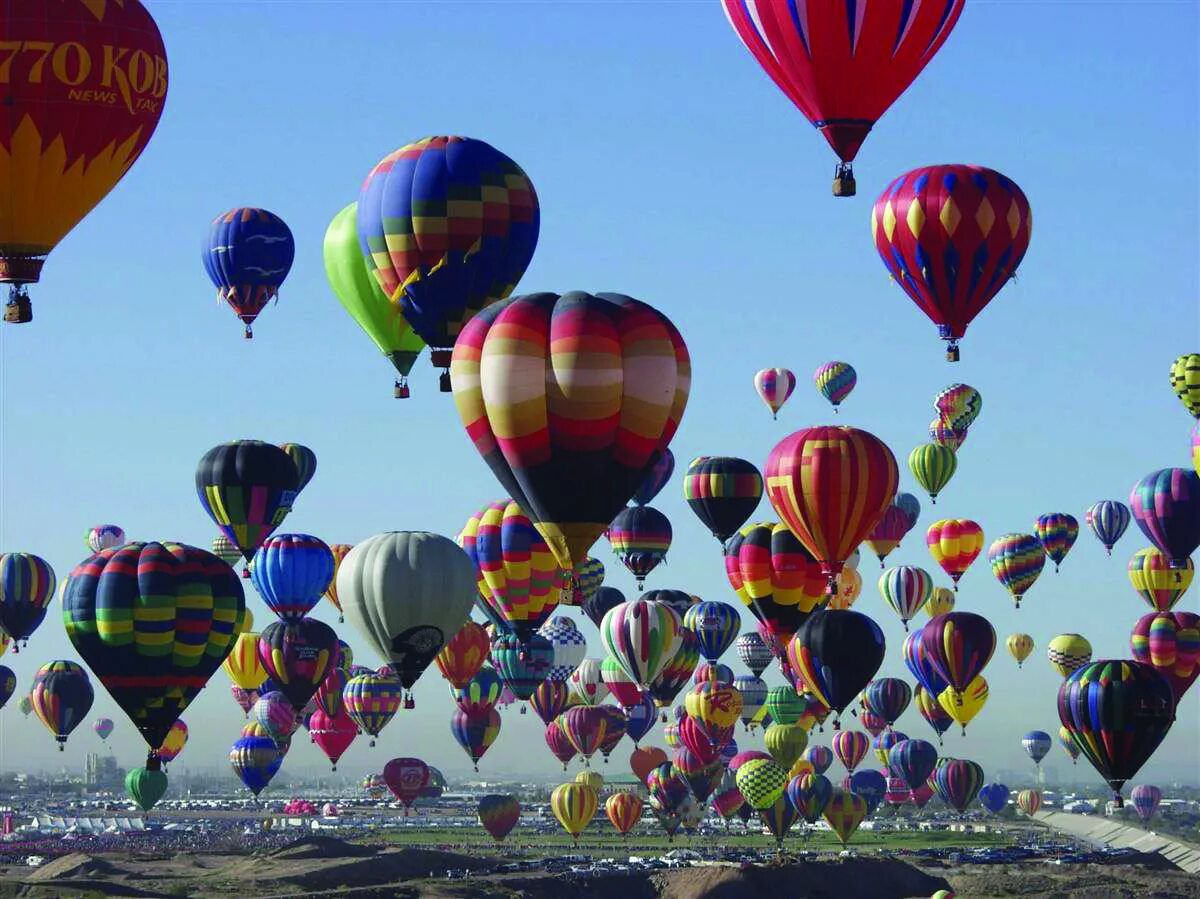 Летающие шары в домашних условиях. Воздушный шар. Фестиваль воздушных шаров. Воздушные шары воздухоплавание. Парад воздушных шаров.