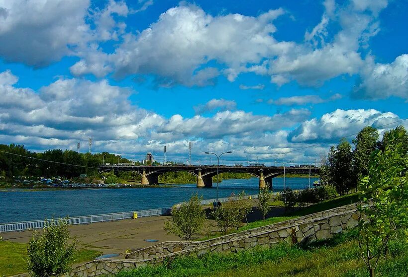 Уровень моря. Бирюса красноярское море царские ворота. Залив ижуль красноярское море. Красноярск набережная енисея. Красноярское море скала мамонтова.