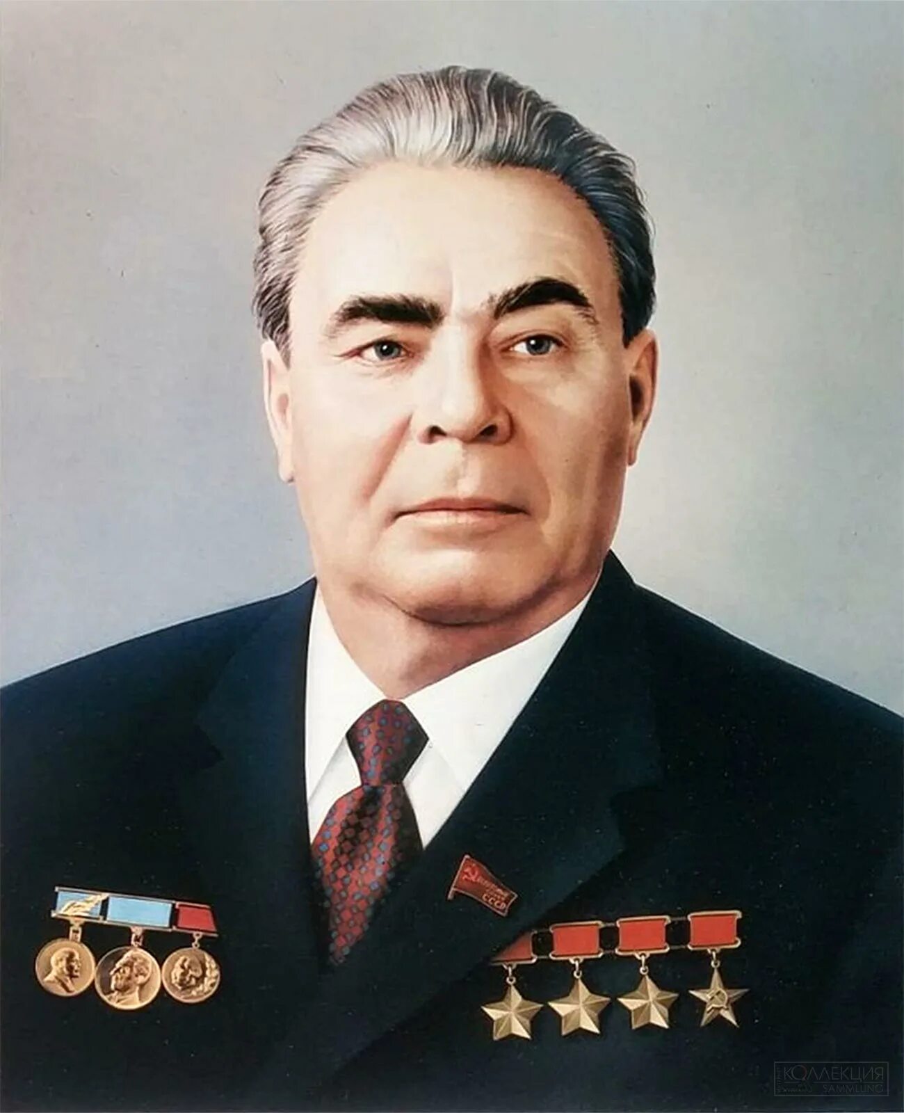 Брежнев стоит