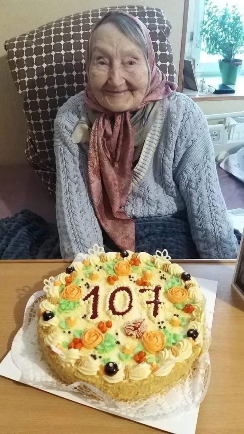 Ей 107 лет. Ей 107 лет. Ей 107 лет. Ей 107 лет. Самый старый блоггер.