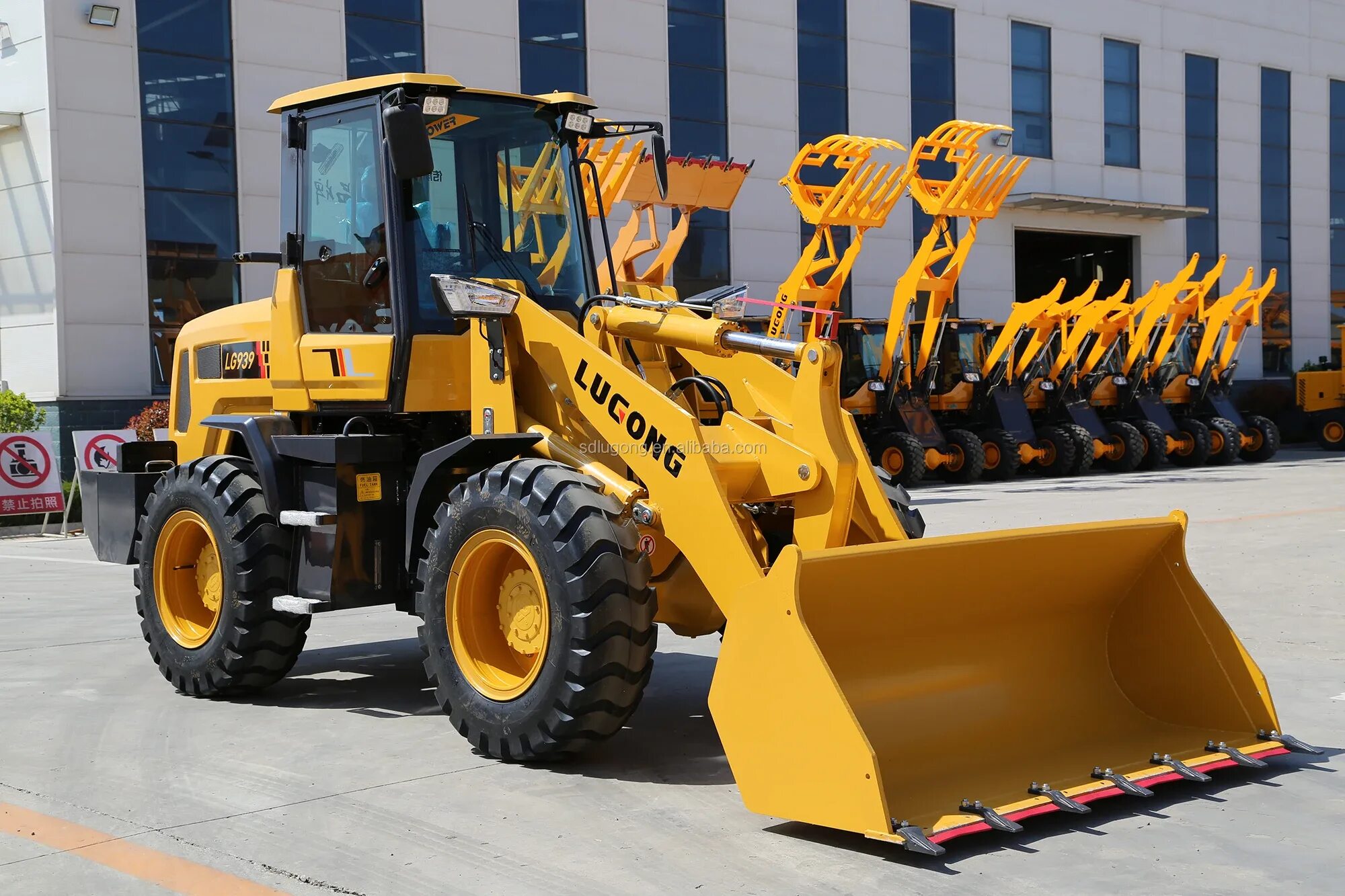 Мтк 936 фронтальный погрузчик. На фронтальный погрузчик китайский. Doosan dl420a. Фронтальный погрузчик китайский лонкинг. На фронтальный погрузчик китайский.