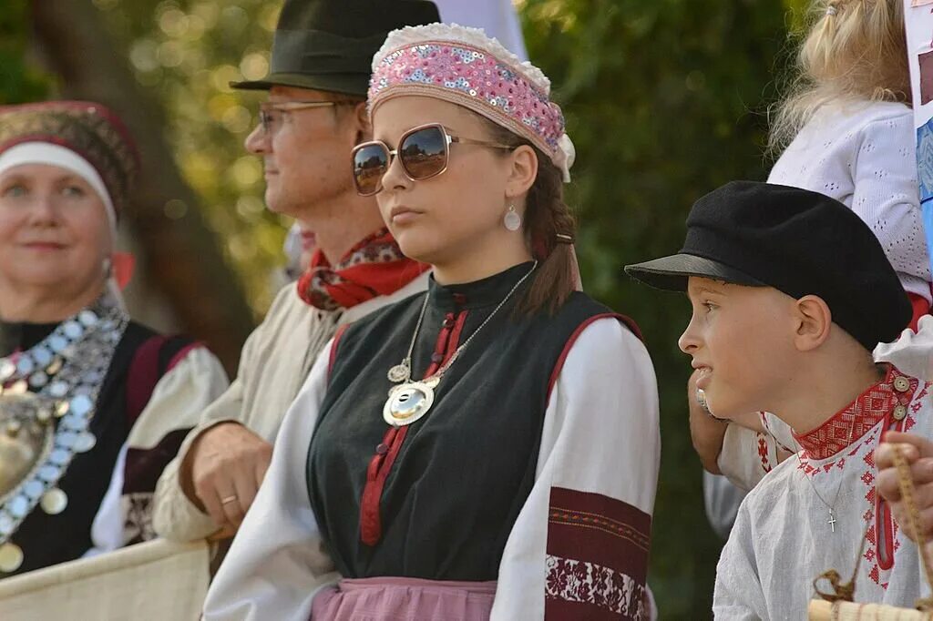 Сеты народность в пскове. Эстонцы этнические или территориальные. Народ сету эстония. Эстонцы этнические или территориальные. : псков - усадьба народа сето.