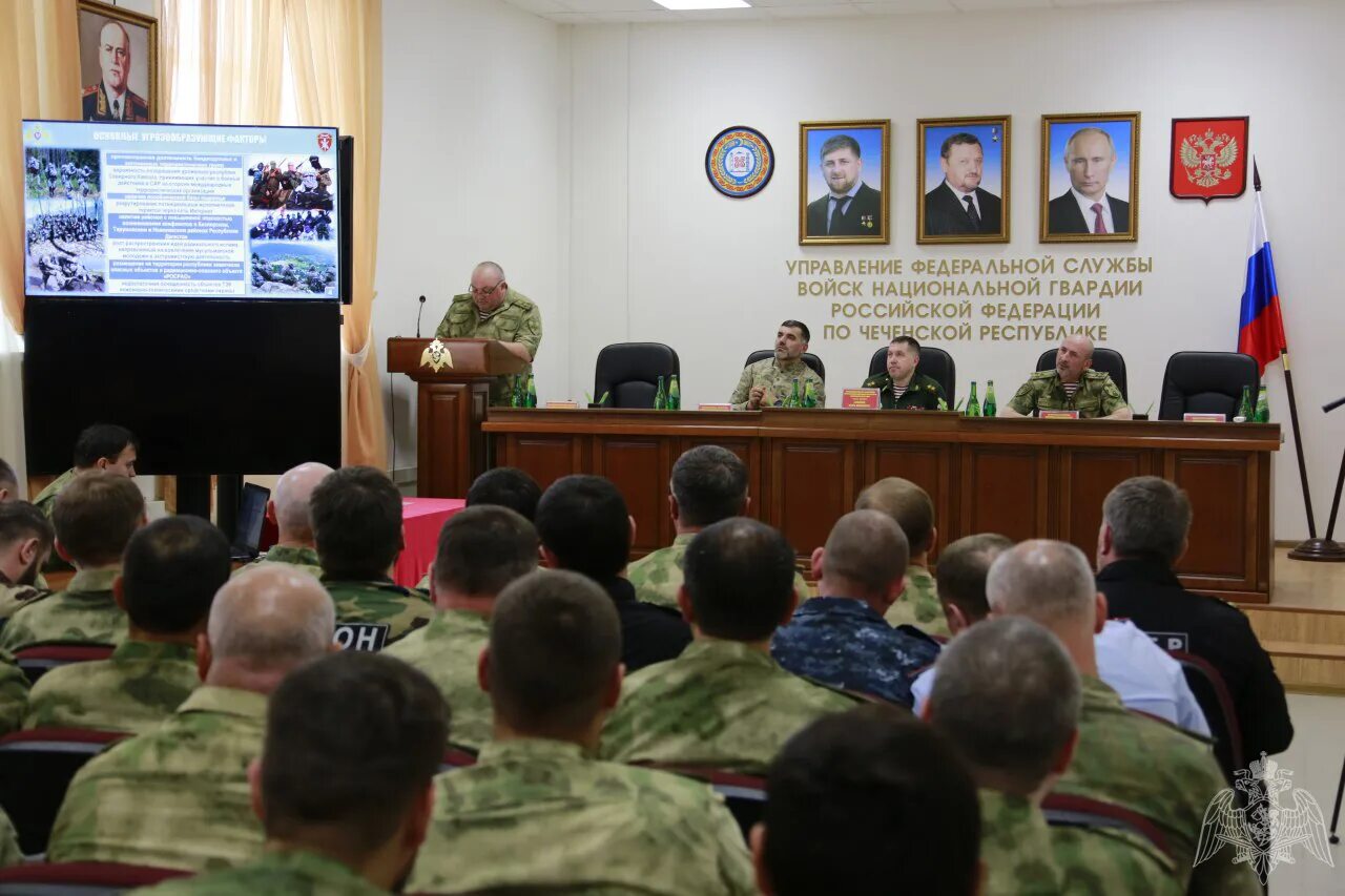 Федеральная служба по чеченской республике. Первый заместитель ОМОН Чеченской Республики. Управление Федеральной службы войск.