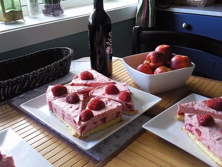 пирожное клубника матча коржов 425г. словосочетание витя любит клубничные. учи ру найди словосочетание в предложении. найти словосочетание в предложении витя любит клубничные пирожные. словосочетание в предложении витя любит клубничные пирожные ответ.