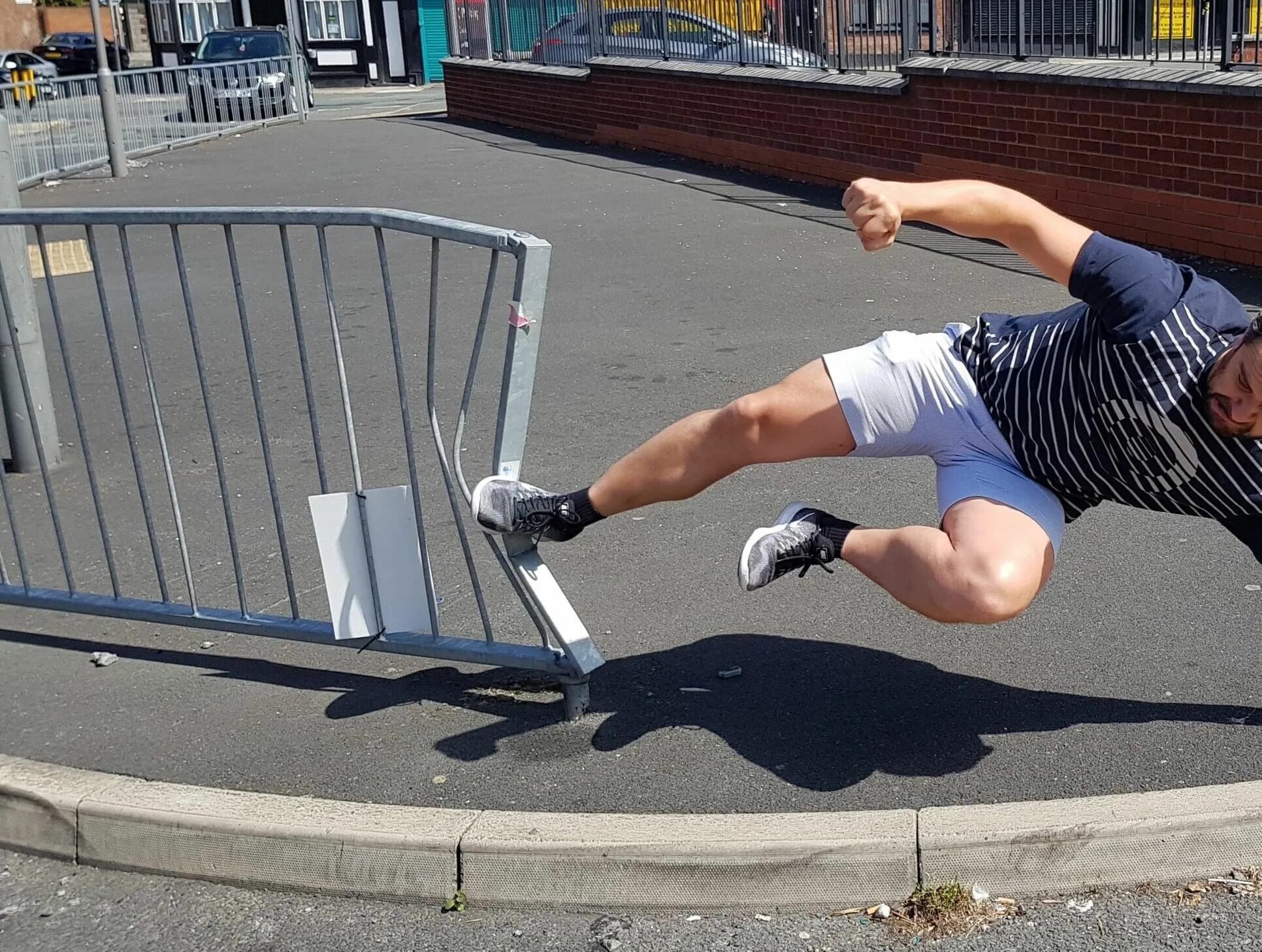 Сильный духом человек. Тоталитаризм арты. Нечеловеческая сила. Качок арт. Фэнтези качок.