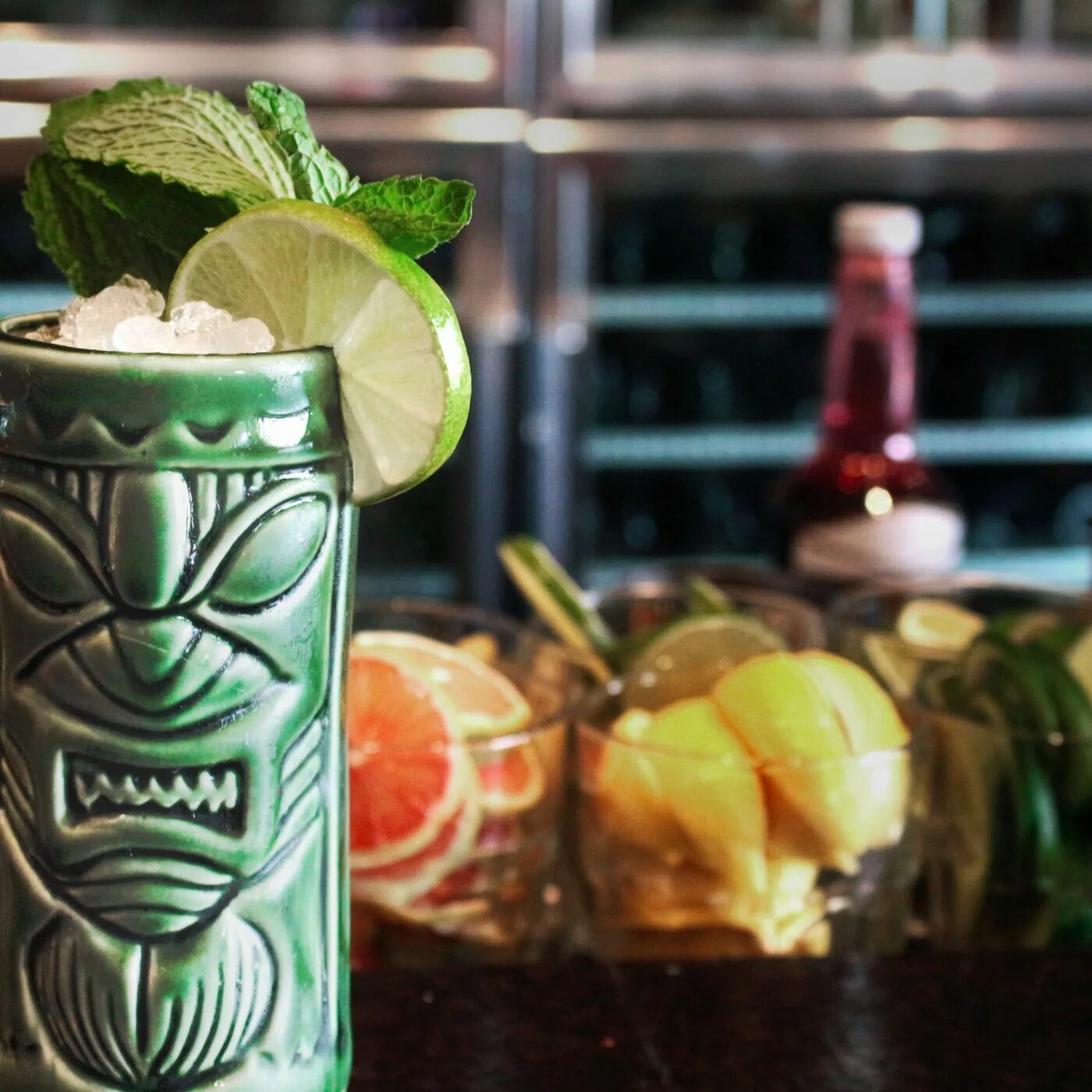Тики напитки. Тики-коктейли (tiki-cocktails). коктейль баха тики. коктейль зомби. май тай в тики.