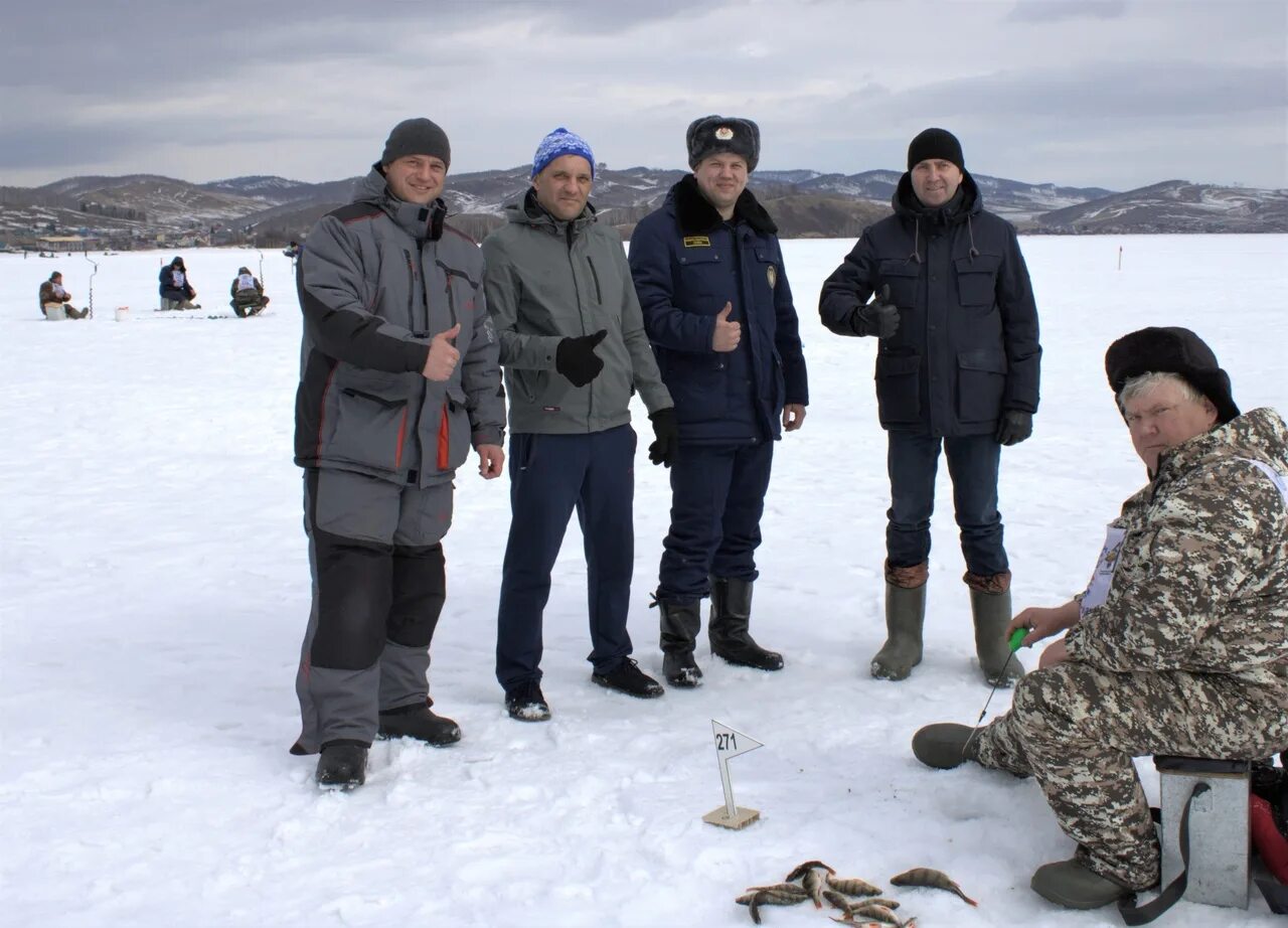Рыбалка шарыпова. Озеро большое красноярский край рыбалка. рыбы большого озера шарыповского района. рыбалка в шарыпово. шарыпово шмелев.