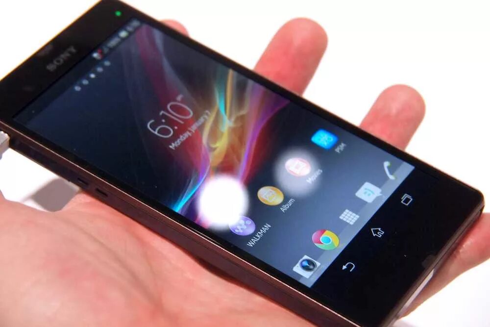 Какой телефон сони лучший. Sony xperia 2013. sony xperia z 2013. сони иксперия 2013. смартфон сони xperia 2013.