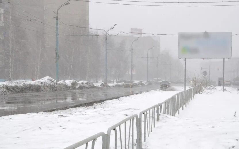 Осадки ижевск сегодня. Снег в ижевске. снегопад в ижевске. климат ижевска. снегопад ижевск ноябрь.