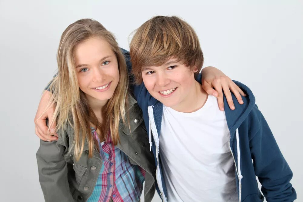 Подростковый 12 15. Мальчик и девочка 14 лет. Портрет современного подростка.