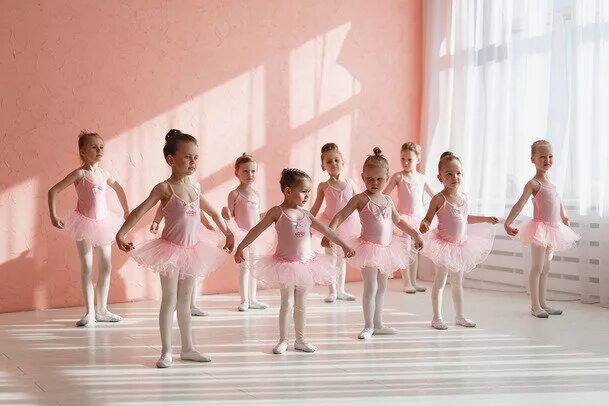 Балет с 2 лет вавилова. Балет с 2х лет москва. Балет с 2 лет вавилова. Балет с 2 лет логотип. Балет с 2х лет москва.