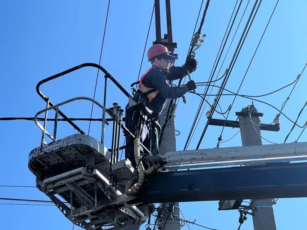 Нет электричества. Отключили электричество. Отключение электричества за неуплату. Отключение электроэнергии. Отключают электричество без предупреждения.