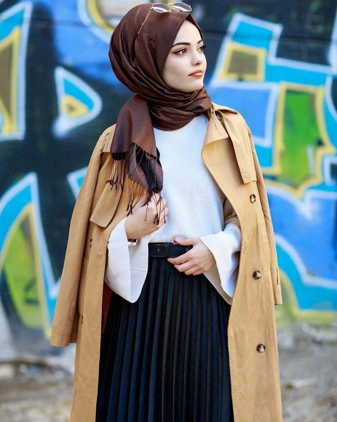 Мусульманские образы. Одежда hidjab 2021. Hijab Style 2022 костюм брючный. Hijab Moda 2022 одежда Повседневная.