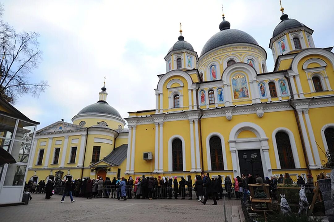 Матрона Московская Покровский монастырь. Храм Покровский монастырь Матрона Московская. Покровский монастырь храм Матроны. Церковь Матроны Московской в Москве Покровский монастырь. Святая матрона московская покровский монастырь