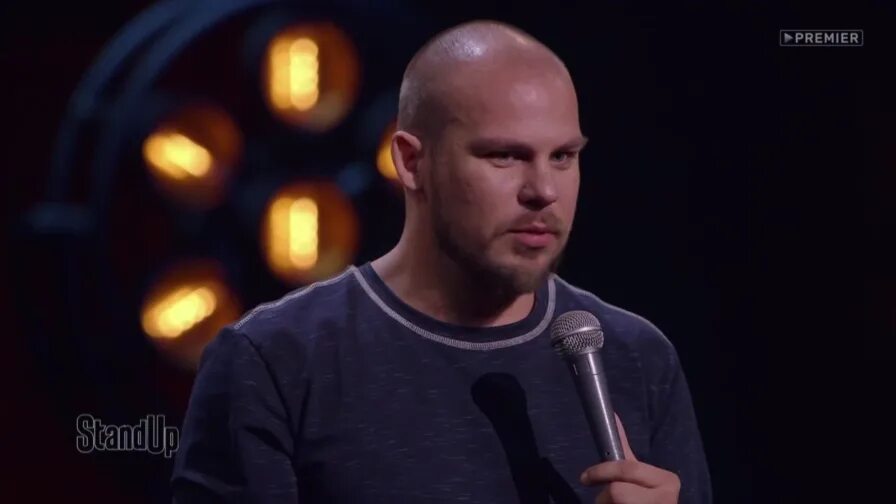 Stand Up: Валентин Сидоров - О новой квартире в плохом районе - видео на Вокруг.