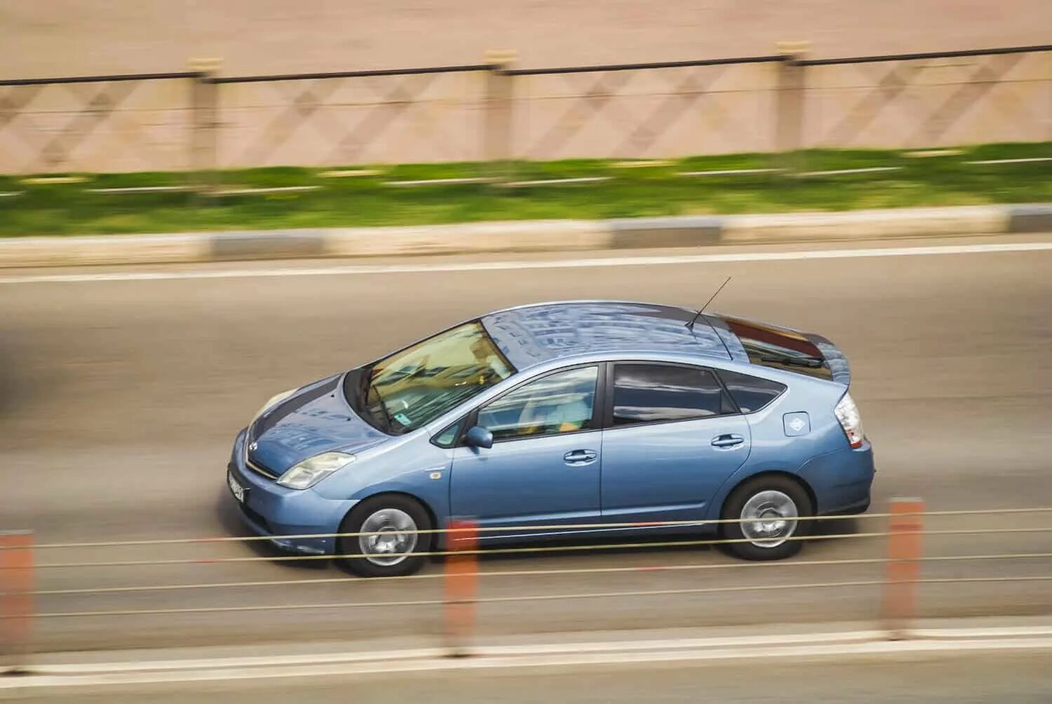 Диагностика тойоты приус. Toyota prius разъем obd. Страховка toyota prius 2012 года без ограничений. Тойота приус гибрид 1 поколение. Разъем obd2 toyota.