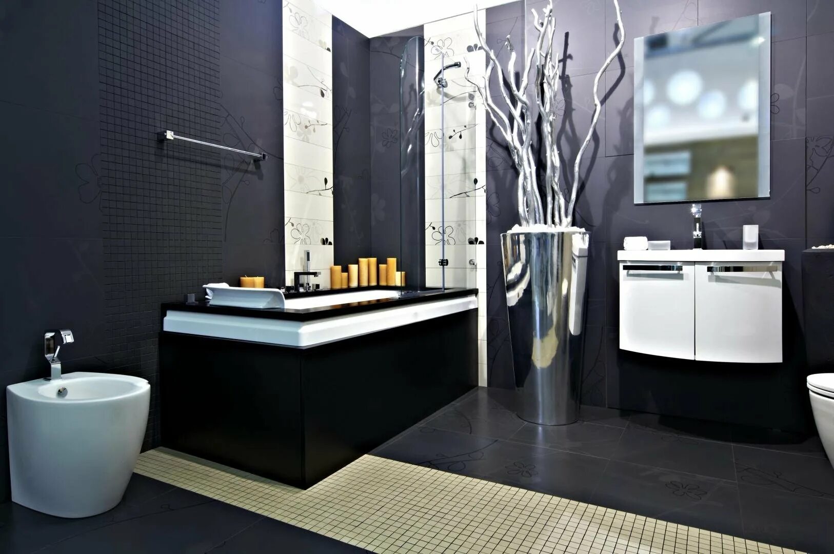 Фото сантехники ванной комнаты. Сантехника в интерьере. Черно белая ванная. Черные Ванные комнаты. Ванная в черно белых тонах.