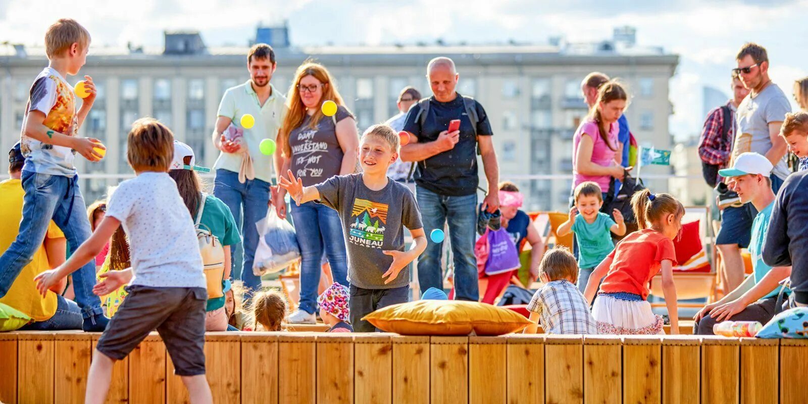 Каникулы в городе москва. Уличные мероприятия. Дети в парке. Мастер класс ко Дню защиты детей. Фестиваль под открытым небом.