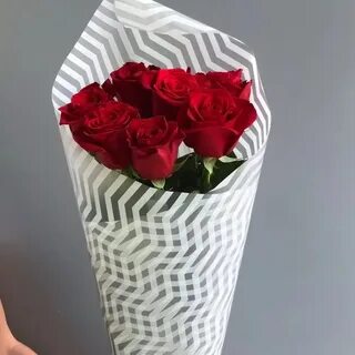 Упаковка 5 роз