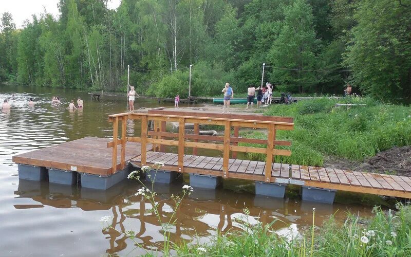 Пирсы и причалы на винтовых сваях. Деревянный понтон. Длина пирса. Понтонная пирс для озера. Пирс причал пристань тюмень.