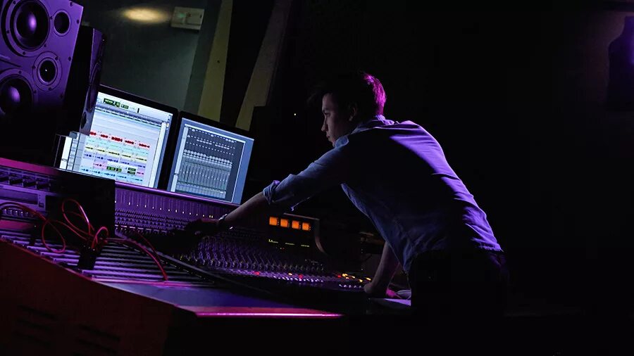 Recording engineer