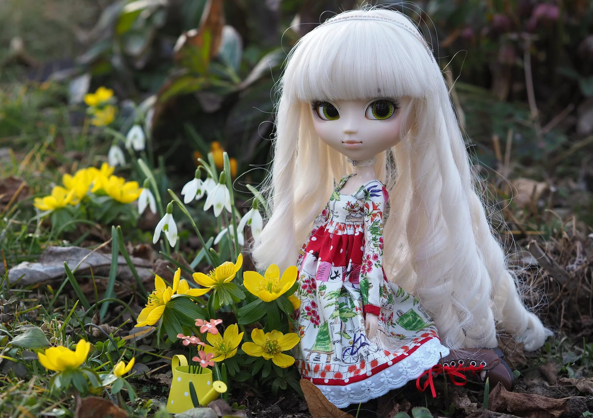 куколка из цветов. куколка из цветка мальвы. мальва куколка. кукла из цветка мальвы. куколка растение.