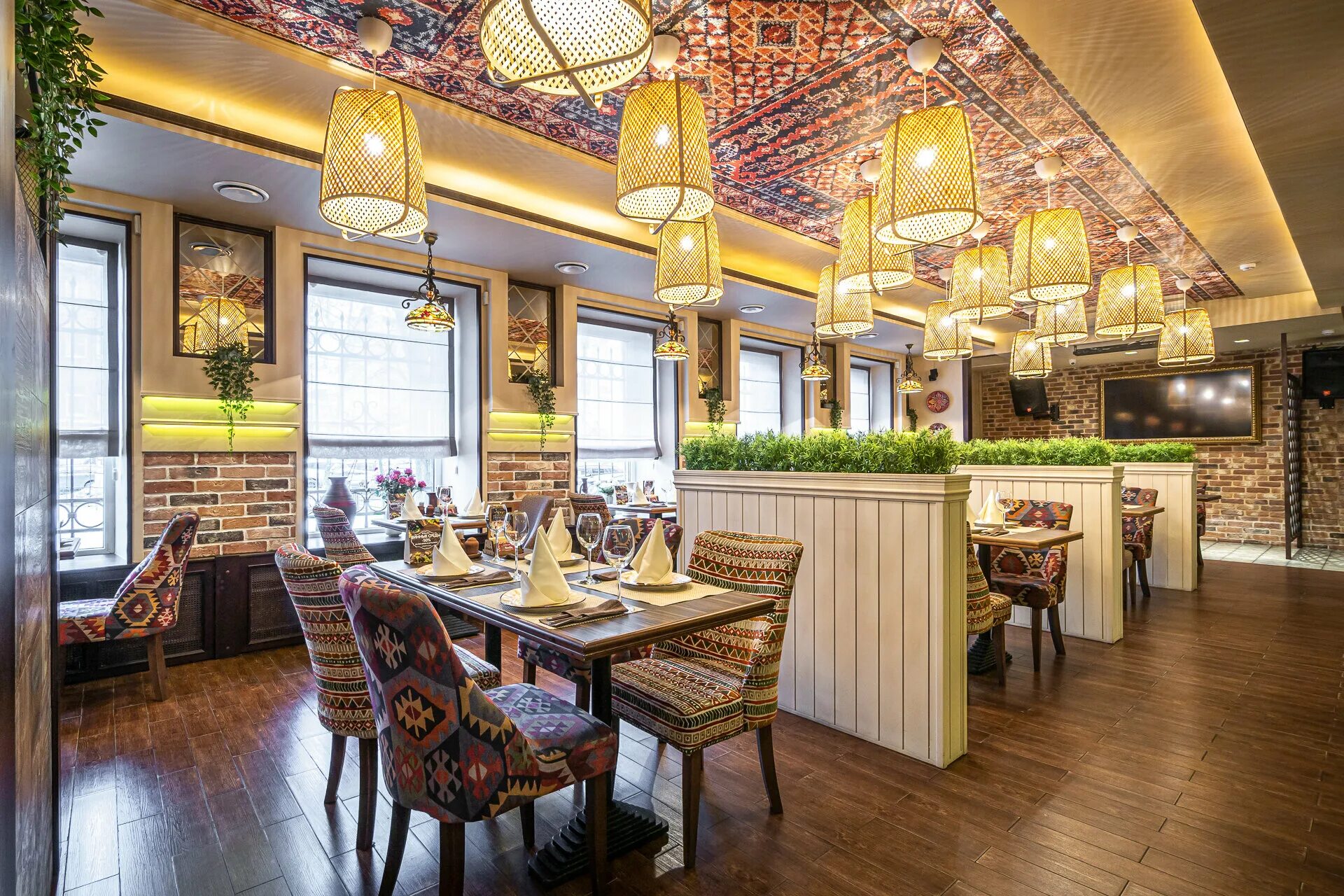 Кинза мурманск ресторан. Ресторан кинза геленджик. Кафе на чкаловской спб. Ресторан кинза ханты-мансийск. Кафе атмосфера дедовск.