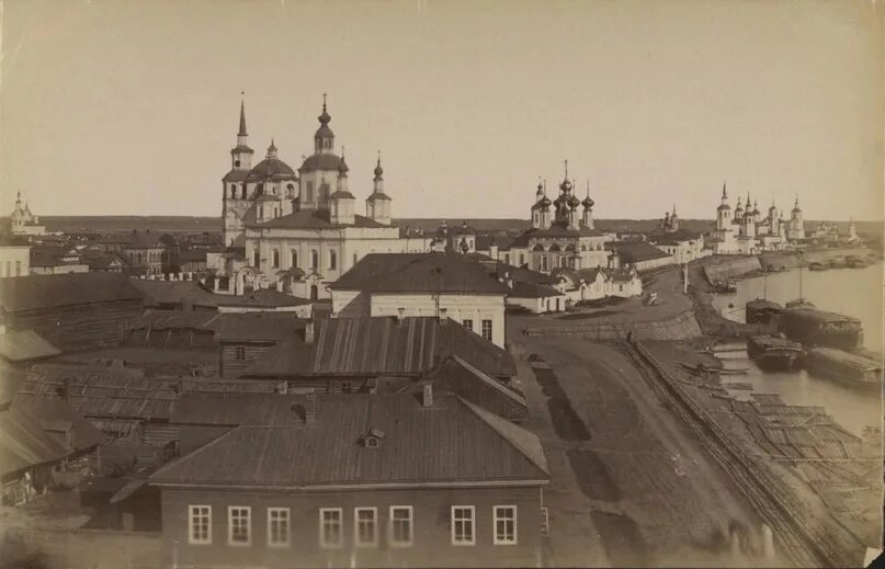 Великий устюг 80-90 года. Резиденция деда мороза в великом устюге фото. Вотчина деда мороза великий устюг. Вотчина деда. Архиерейный дом великий устюг.
