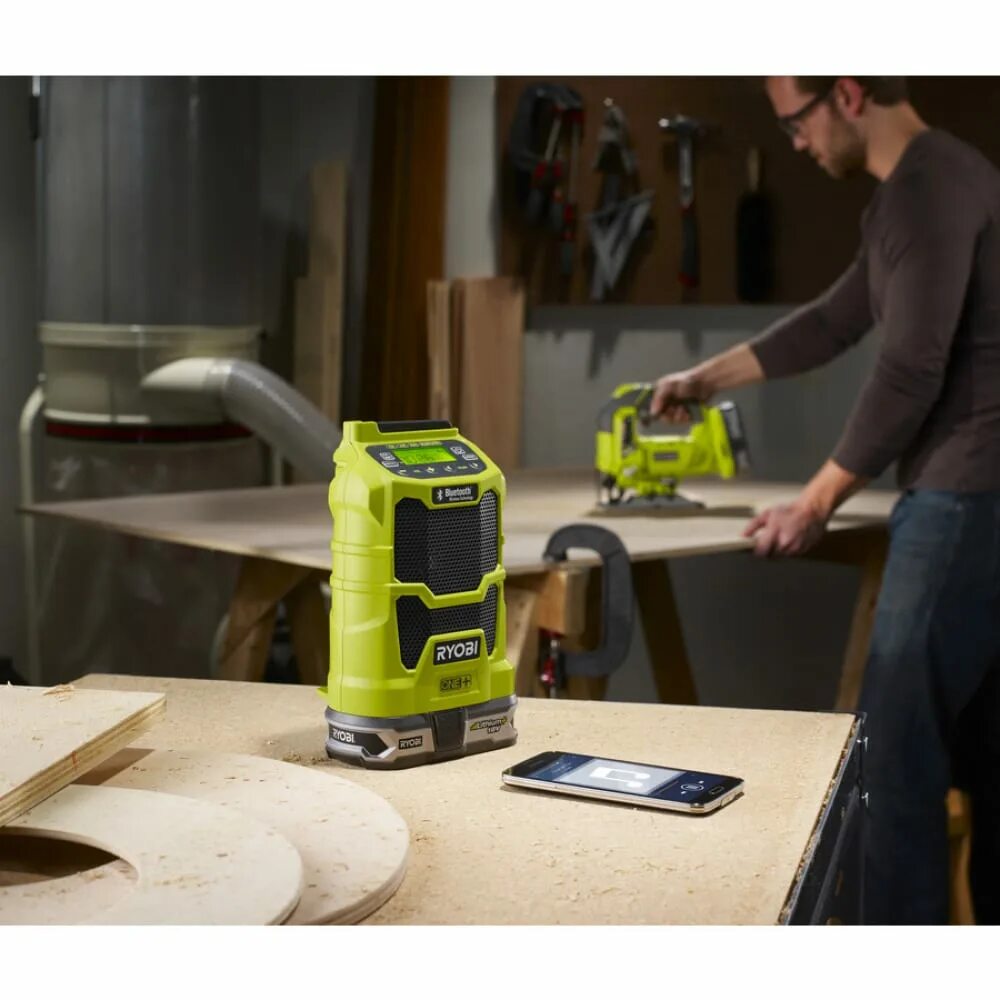 Ryobi one купить. Радиоприемник Ryobi r18r-0. Ryobi one+ rrt18. Зарядка Ryobi one+. Радио Ryobi one+.