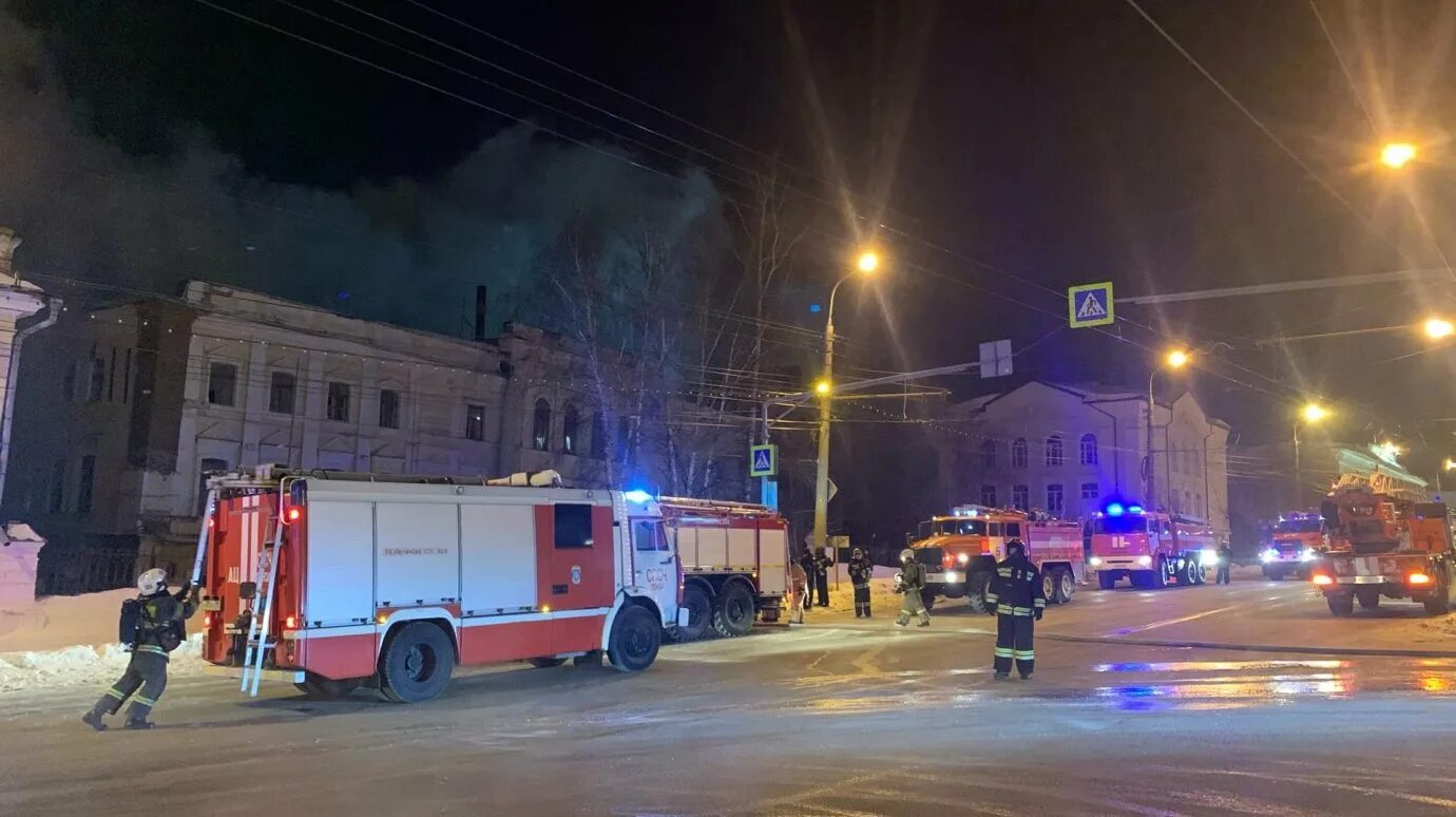 22.11 2015. Пожар в Пензе Триумф. Военный госпиталь Пенза. Пенза госпиталь Кирова 17. Военный госпиталь Пенза ул Кирова.