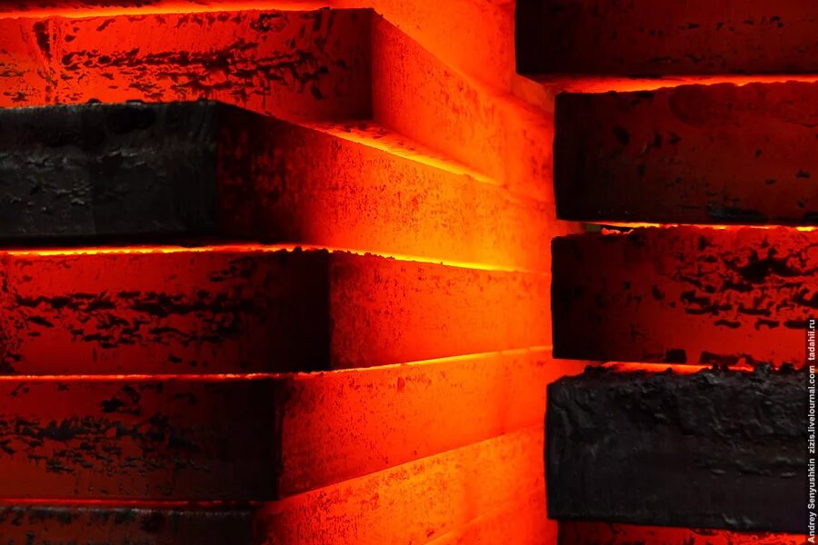 текстура накаленного металла. раскаленный. накаленный металл. железо раскалилось. горячий уголь.