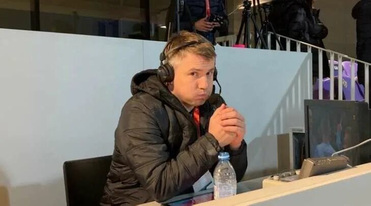 Кто комментирует хоккей. Комментатор по хоккею. Дмитрий губерниев комментатор. Кто комментирует хоккей. Тихонов и губерниев.