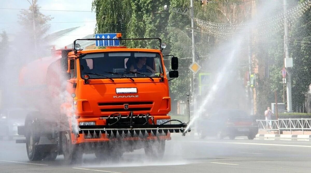 КАМАЗ поливомоечная. Поливочная машина. КАМАЗ поливомоечная машина. Поливальные машины для дорог.