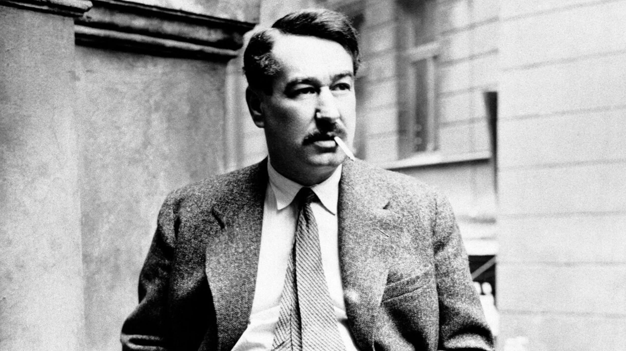 Эгон чолакян. Эгон эрвин киш. эгон эрвин киш репортажи. эгон бар.