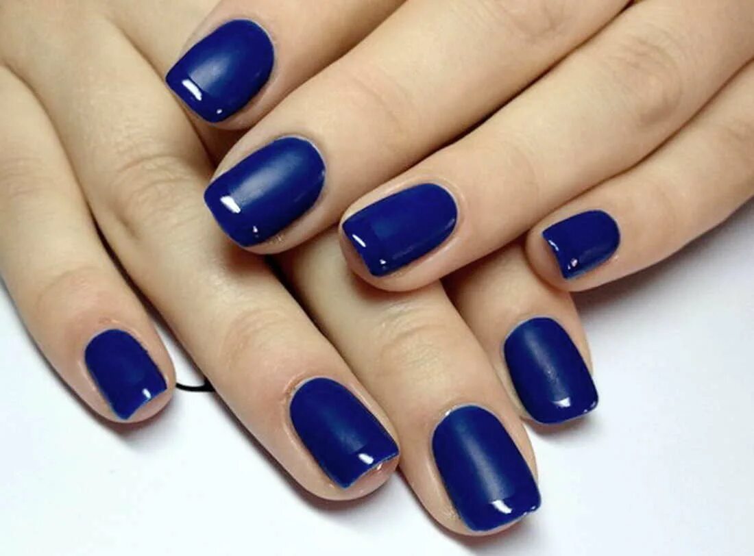 French blue. Темно синие ногти. Синие короткие ногти. Синий маникюр. Синие матовые ногти.