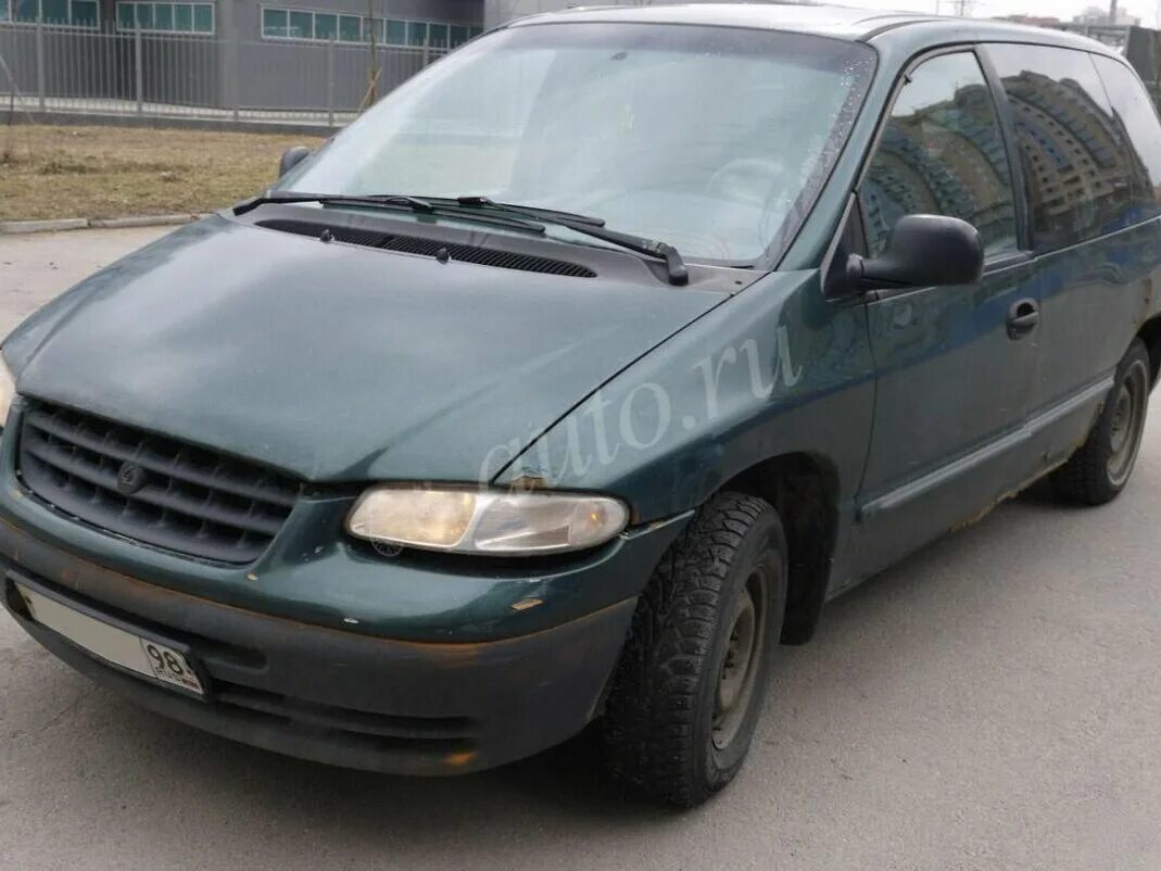 Додж караван 2000 года. Dodge Caravan III 2000. Dodge Caravan 2000. Крайслер Вояджер 2,4,2000 г.в.. Крайслер Вояджер 2000г.