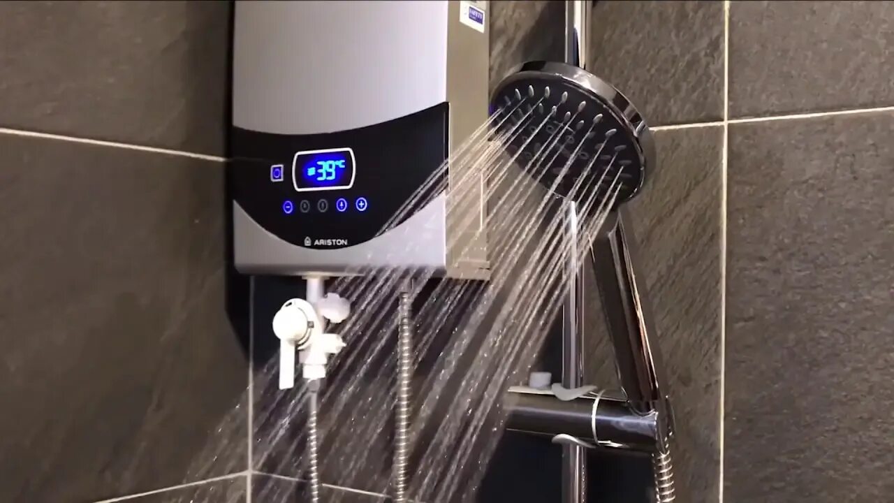 Water Heater водонагреватель. Проточный электрический водонагреватель Fame super ducha. Нагреватель воды для душа электрический Аристон. Водонагреватель проточный Ariston Aures 5.5 КВТ.