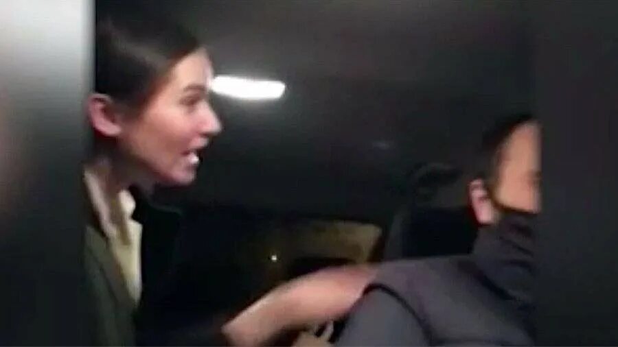 девушка попыталась обвинить таксиста