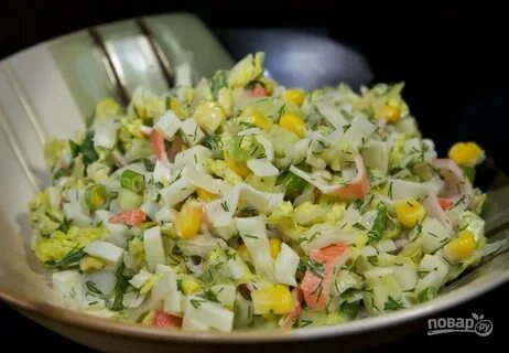 Салат из капусты крабовых палочек и огурца
