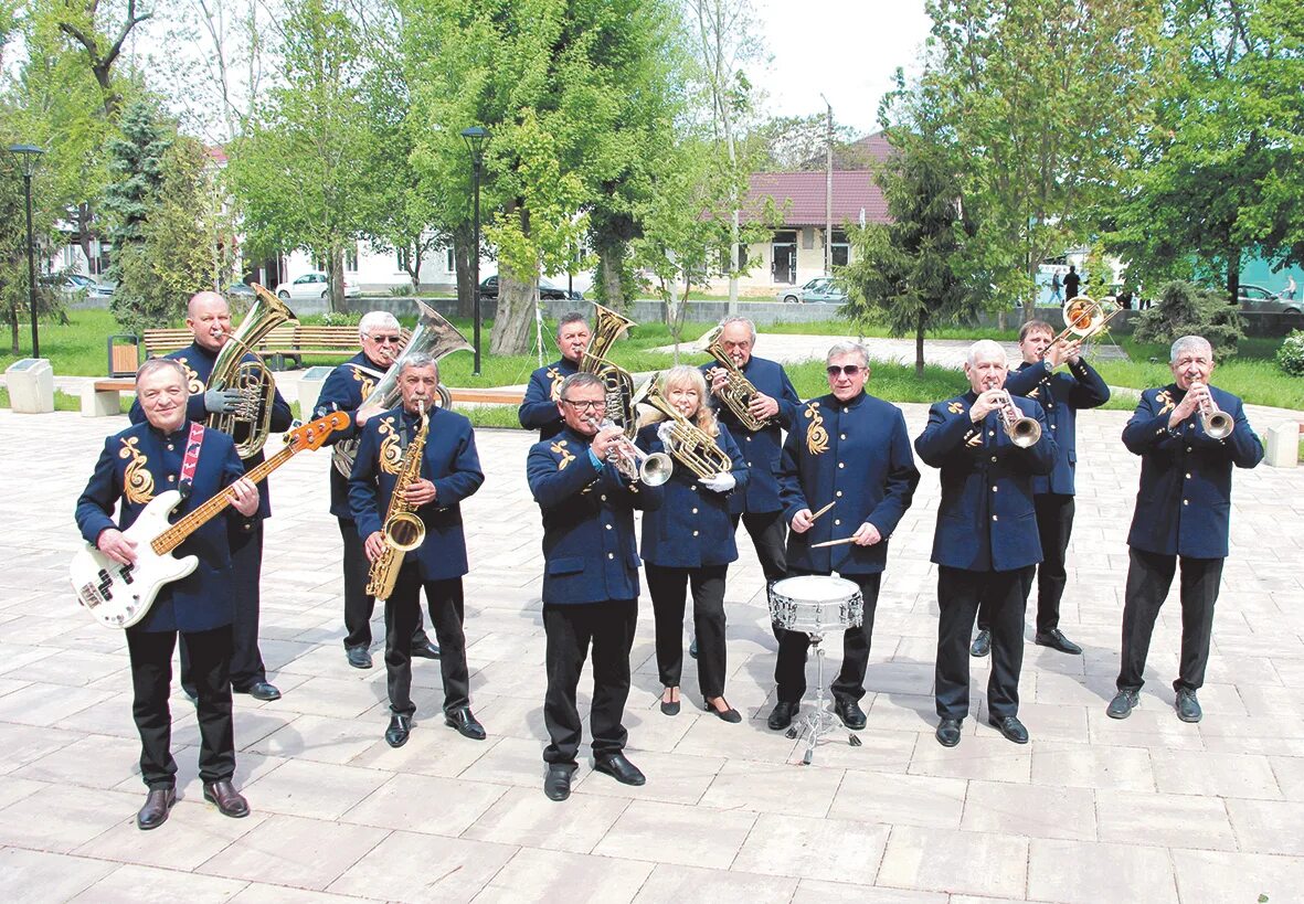 Духовой оркестр. Оркестр 9. День военно-оркестровой службы вс рф. Военный оркестр мво на параде. Оркестр на день победы 2032.